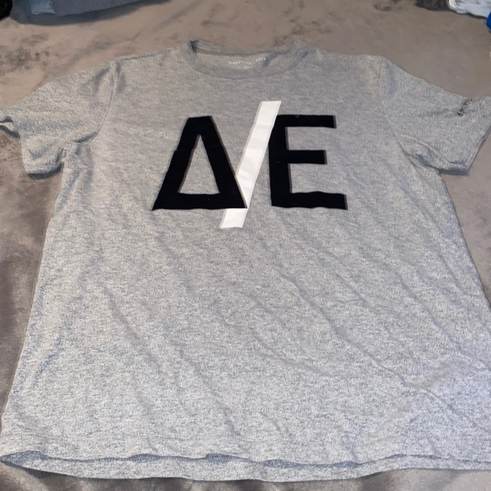 American Eagle Tshirt